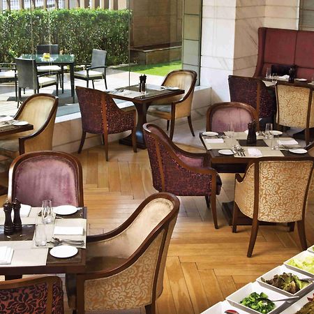Crowne Plaza New Delhi Mayur Vihar Noida By Ihg Εξωτερικό φωτογραφία The restaurant