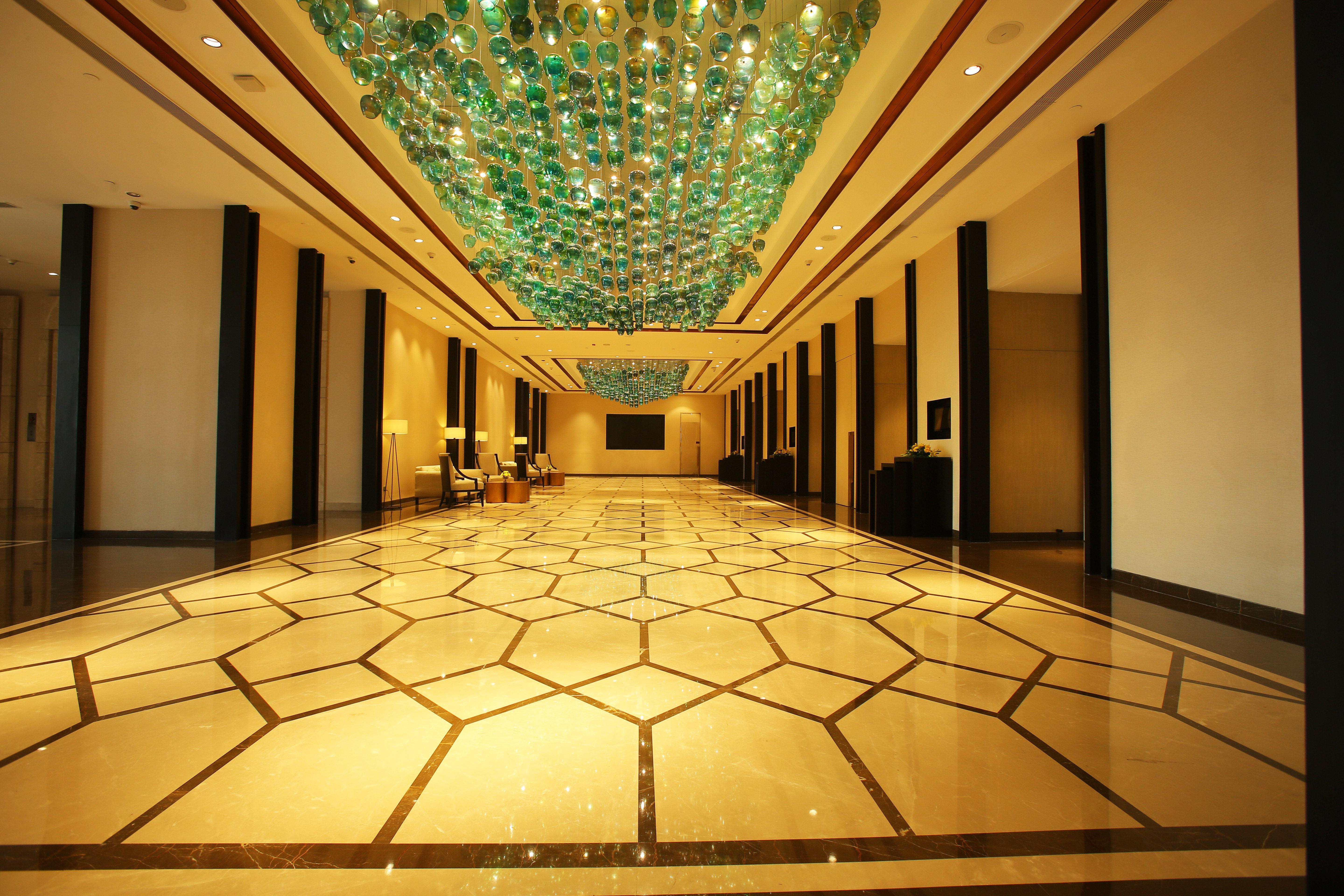 Crowne Plaza New Delhi Mayur Vihar Noida By Ihg Εξωτερικό φωτογραφία The lobby of the Taj Mahal Palace, Mumbai