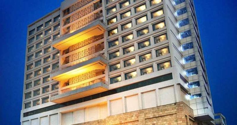 Crowne Plaza New Delhi Mayur Vihar Noida By Ihg Εξωτερικό φωτογραφία The hotel's facade